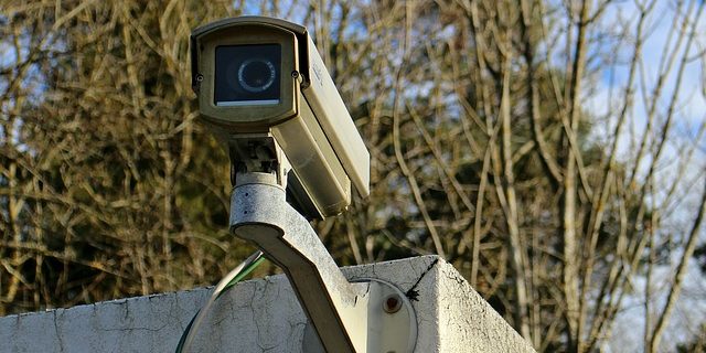 surveillance-camera-241725_640